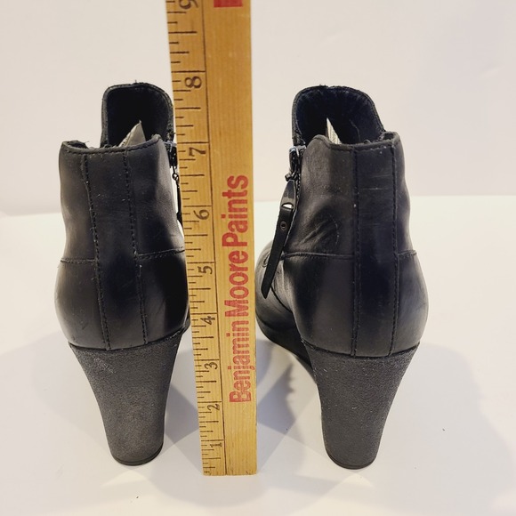 UGG Meredith Leather Wedge Shearing Bootie Women Size 8 Black Booties - Picture 12 of 12